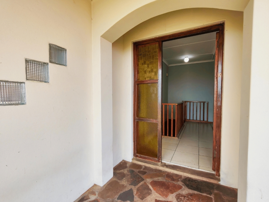 To Let 5 Bedroom Property for Rent in Gonubie Eastern Cape